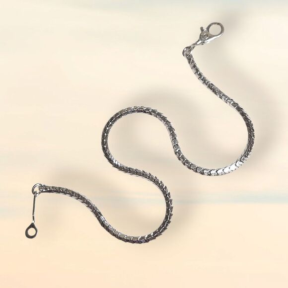 Vintage Monet Silver Herringbone Chain Bracelet 7" Classic Flat Link Smooth - Picture 1 of 7